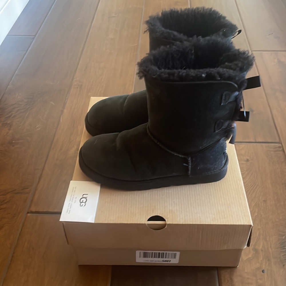 Ugg Bailey Bow II - Picture 2 of 5